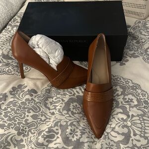 New in box Madison pump from Banana Republic. Cognac color in size 7.5.